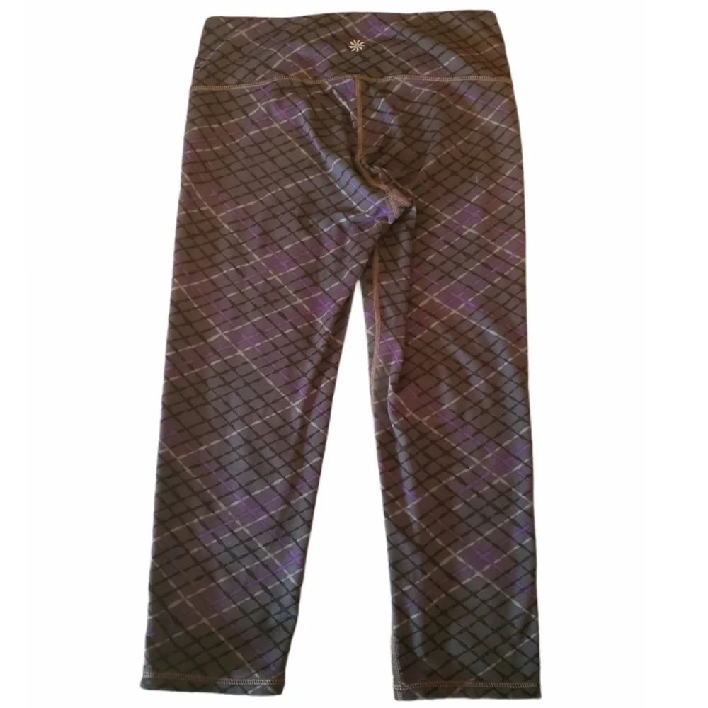 *SOLD* Athleta Gray Purple Plaid Capri Leggings - Picture 4 of 9